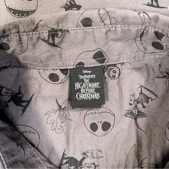 The Nightmare Before Christmas Men’s Short Sleeve Button Up Size Medium - Picture 3 of 6